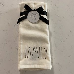 Rae Dunn Set of 2 Kitchen Towels